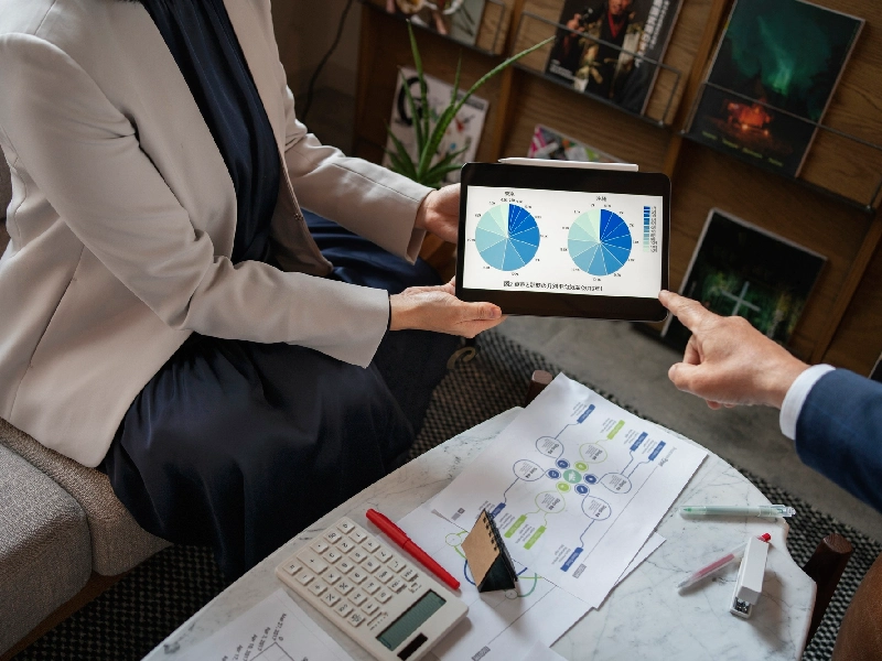 اهمیت استفاده از داشبورد مالی در کسب و کار اهمیت استفاده از داشبورد مالی - داشبورد مالی کسبوکار - استفاده از داشبورد مالی